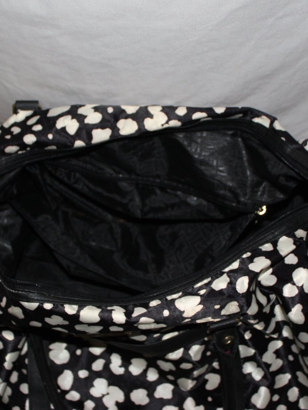 Isaac Mizrahi Black and White Patterned Weekender Duffle Bag - Picture 9 of 9